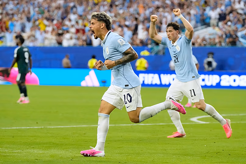 L'Uruguayen Maxi Araujo célèbre le premier but de son équipe contre l'Arabie saoudite lors d'un match de football du groupe H de la Coupe du monde à Miami Gardens, en Floride, le lundi 15 juin 2026.
