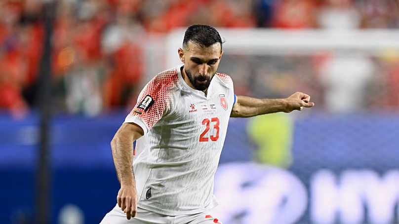 Ehsan Haddad, de Jordanie, donne un coup de pied dans le ballon lors du match du groupe J de la Coupe du monde contre l'Autriche à Santa Clara, en Californie, près de San Francisco, le mardi 16 juin 2026.