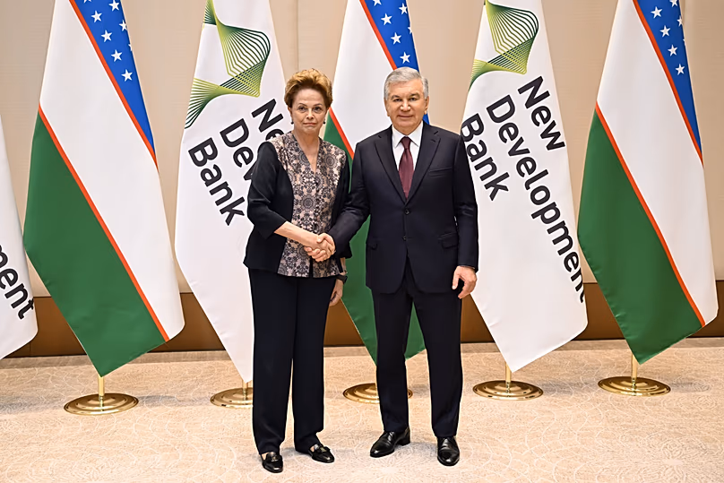 Shavkat Mirziyoyev et Dilma Rousseff, présidente de la Nouvelle Banque de Développement.