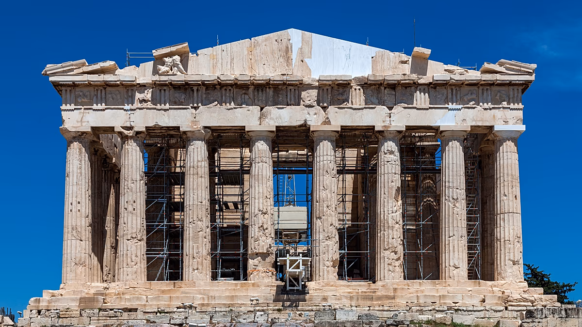 Sauver les apparences : la Grèce dévoile la façade du Parthénon après 220 ans
