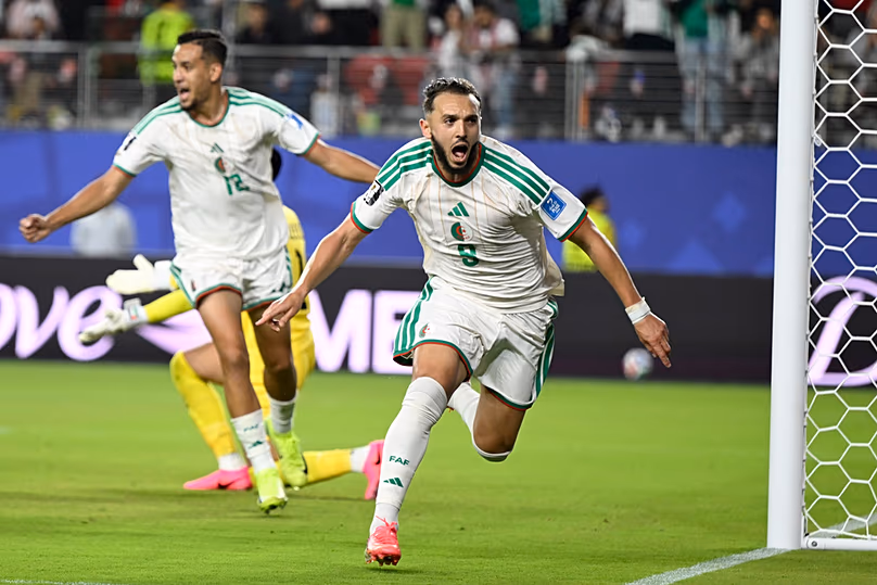 L'Algérien Amine Gouiri célèbre après avoir marqué le deuxième but de son équipe contre la Jordanie lors du match du groupe J de la Coupe du monde, près de San Francisco, le lundi 22 juin 2026.