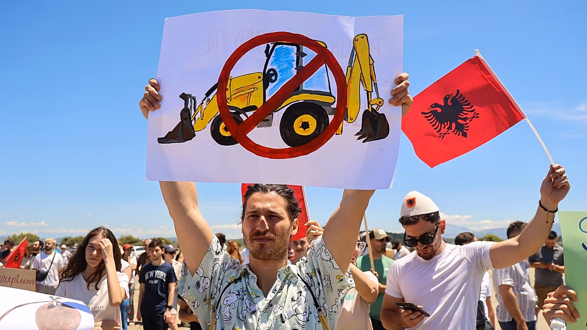 "Agir sans tarder" : Bruxelles met en garde l'Albanie contre un projet de villégiature lié à Trump