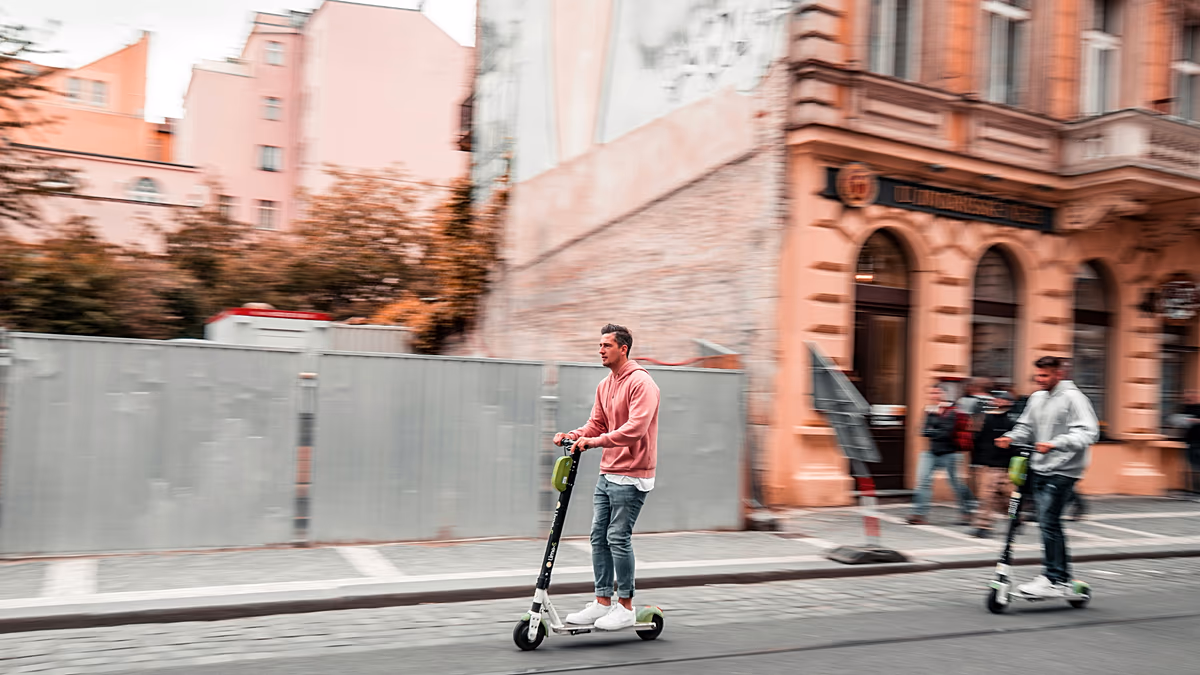 Bruxelles rejoint la liste croissante des villes européennes interdisant les scooters électriques partagés pour des raisons de sécurité