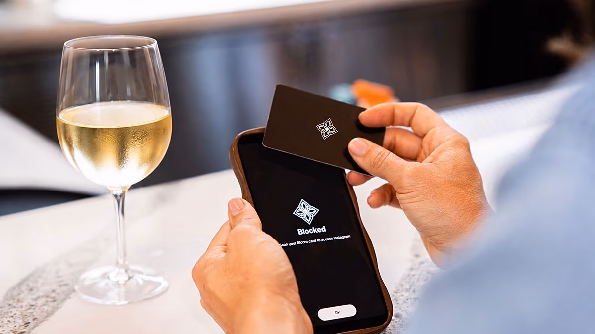 Cette chaîne hôtelière vient de lancer une « heure anti-app » pour inciter les clients à raccrocher leur téléphone