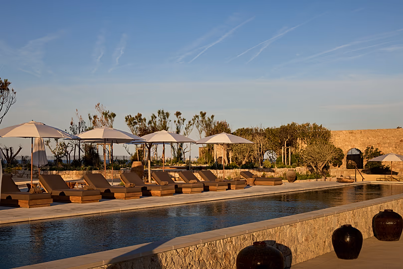 Piscine extérieure des séjours Soukana