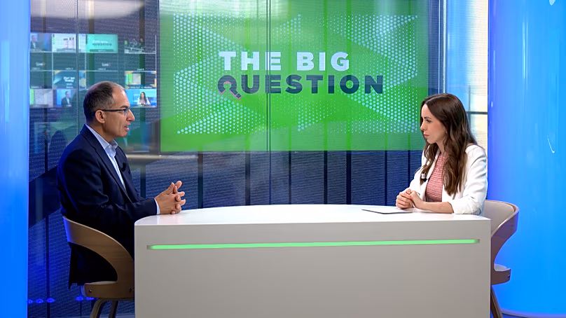 PDG de Moderna, Stéphane Bancel a rejoint Mared Gwyn en studio pour le dernier épisode de The Big Question.
