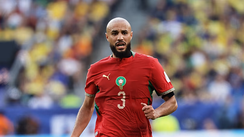 Noussair Mazraoui du Maroc (3) en action lors du match de football du groupe C de la Coupe du monde entre le Brésil et le Maroc à East Rutherford, NJ, près de New York, le samedi 13 juin 2026.