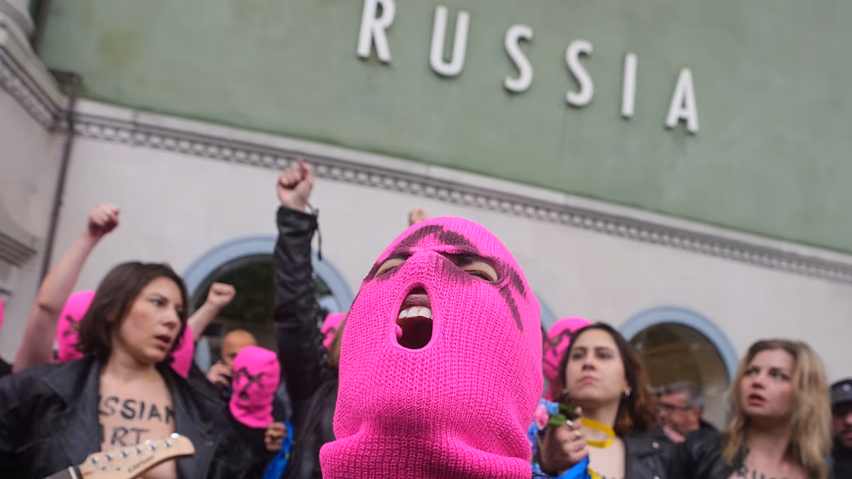 La Commission européenne cherche des réponses supplémentaires sur la participation de la Russie à la Biennale de Venise