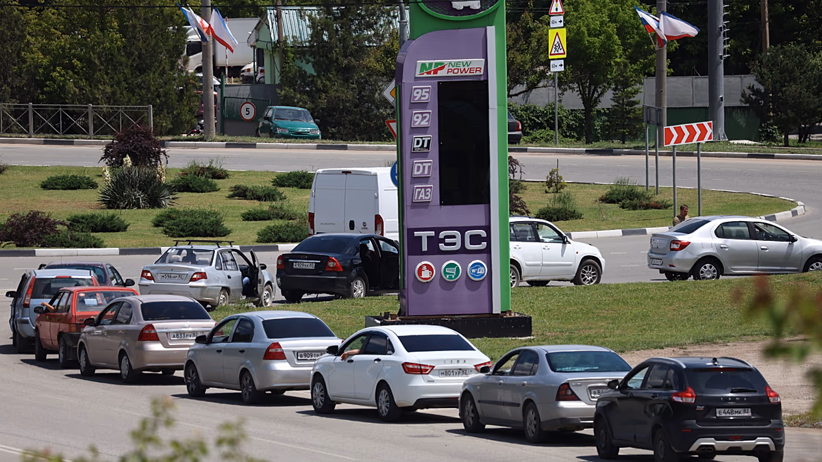 La Crimée occupée par la Russie suspend ses ventes d'essence en raison de la crise du carburant