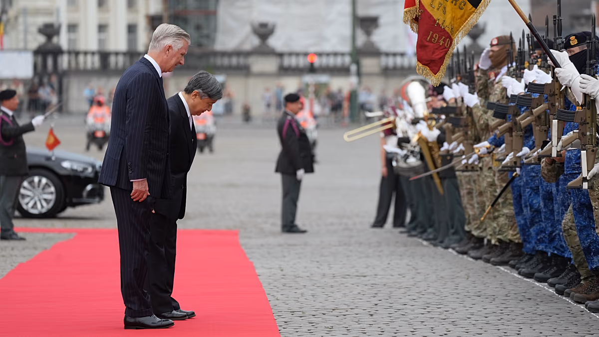 La famille royale belge déroule le tapis rouge pour l'empereur du Japon