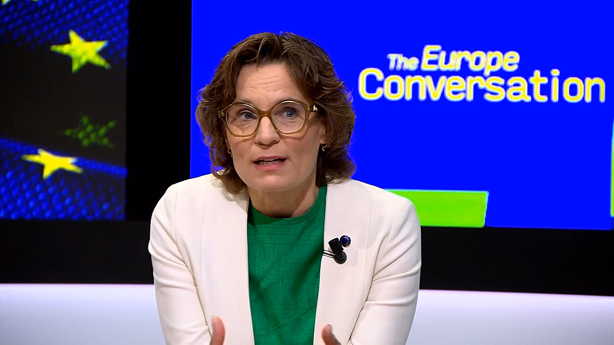 "La politique environnementale de l'UE doit faire partie de la stratégie de défense", déclare la commissaire Roswall