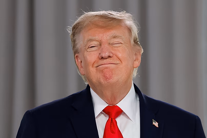 Le président américain Donald Trump participe à un déjeuner de travail avec les dirigeants du G7 et du Moyen-Orient à Evian-les-Bains, le 16 juin 2026.