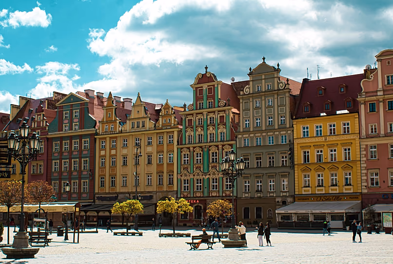 Wrocław est une autre excellente option, avec des séjours premium coûtant en moyenne 140 € par nuit.