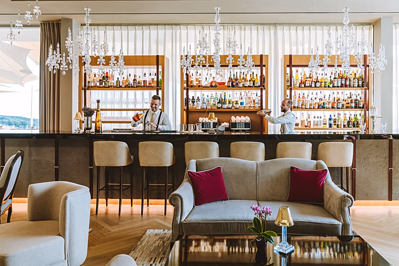 L'Abysse Bar du Royal Champagne Hôtel & Spa à Champillon est connu pour ses cocktails à base de bulles