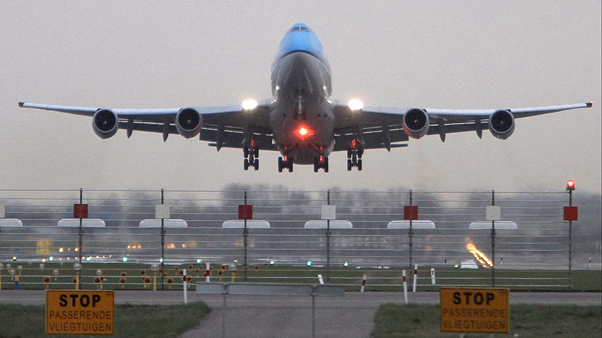 Les voyageurs aériens bénéficieront de bagages de cabine gratuits et conserveront une indemnisation en cas de retard après des négociations qui ont duré dix ans