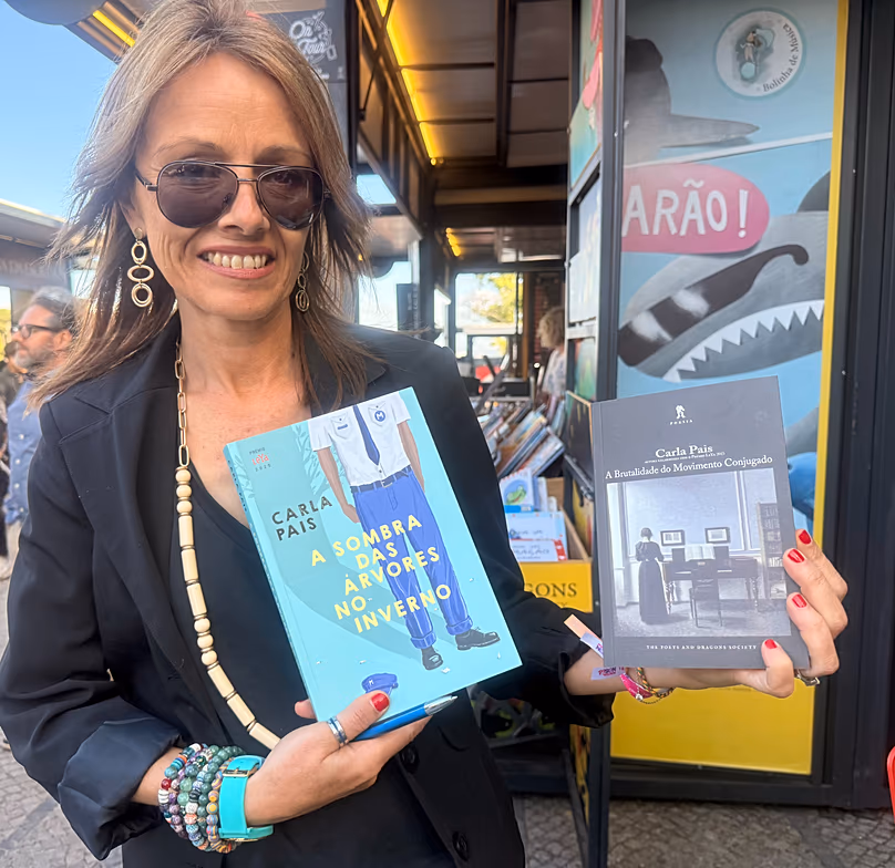 Carla Pais avec ses livres