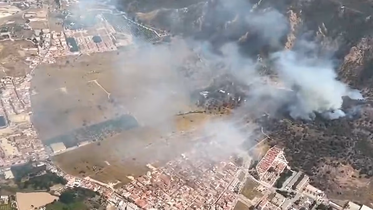 "Murcie déploie une unité militaire d'urgence face au feu d'Espuña et appelle à une meilleure coordination"