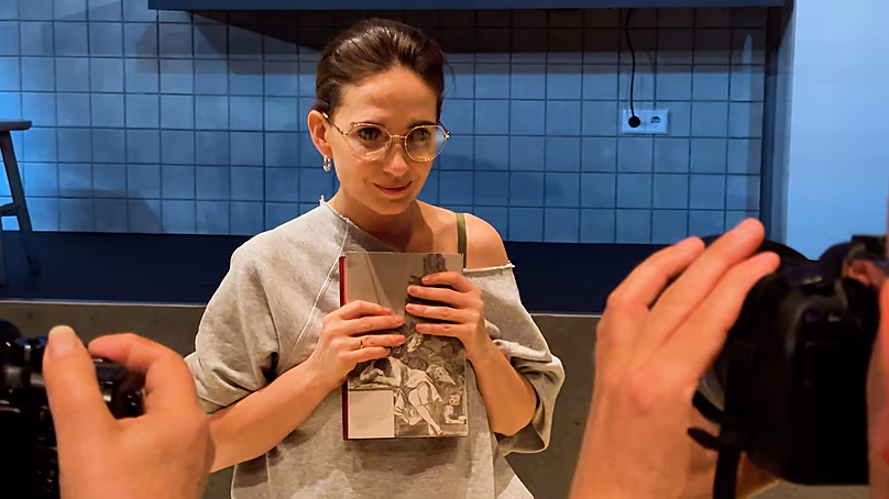 Anna Cieślak, l'actrice jouant le rôle de la lectrice dans la production