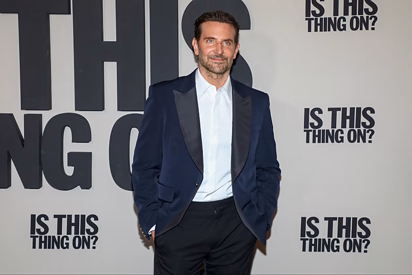 DOSSIER : L'acteur et réalisateur Bradley Cooper serait en pourparlers pour jouer dans le film de Sean Penn concernant les émeutes du 6 janvier au Capitole.