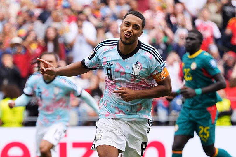 Le Belge Youri Tielemans célèbre son troisième but lors des seizièmes de finale de la Coupe du monde de football entre la Belgique et le Sénégal à Seattle, le mercredi 1er juillet 2026.
