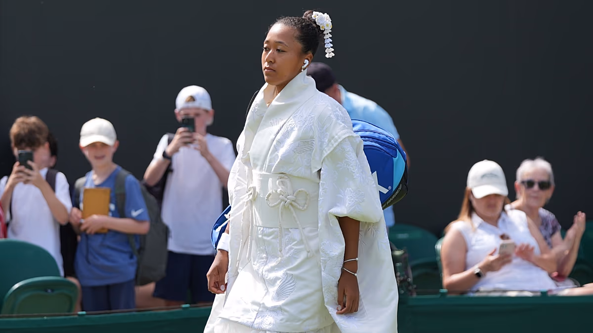"Allez reine !" : Naomi Osaka épate le public de Wimbledon avec un kimono inspiré de "Kill Bill"