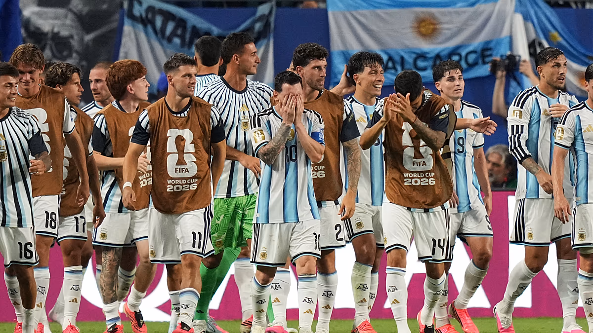 L'Argentine survit à une frayeur majeure lors de la Coupe du monde alors que l'Égypte devance l'Australie
