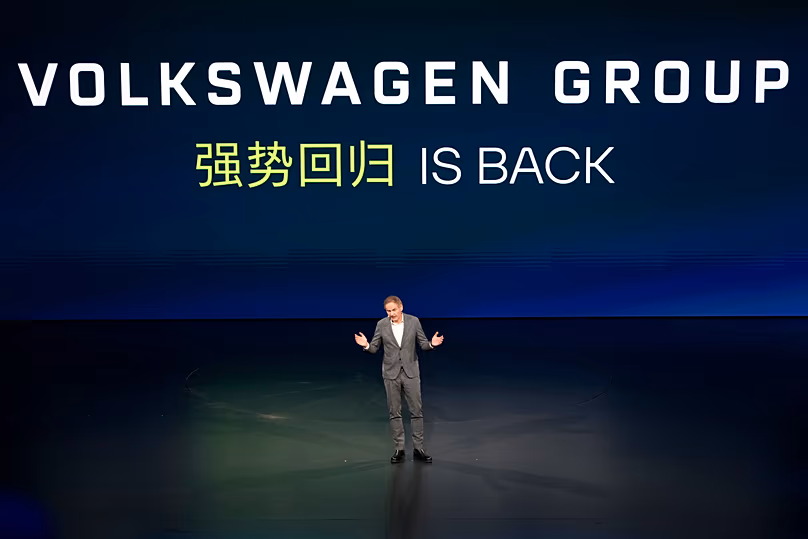 Oliver Blume, PDG du groupe Volkswagen, s'exprime lors de l'événement Media Night du groupe Volkswagen en prévision du salon Auto China 2026 qui se tiendra à Pékin, le 21 avril 2026.