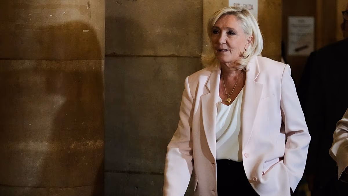 Le Pen se présentera à la présidentielle après que le tribunal français ait confirmé sa condamnation pour fraude