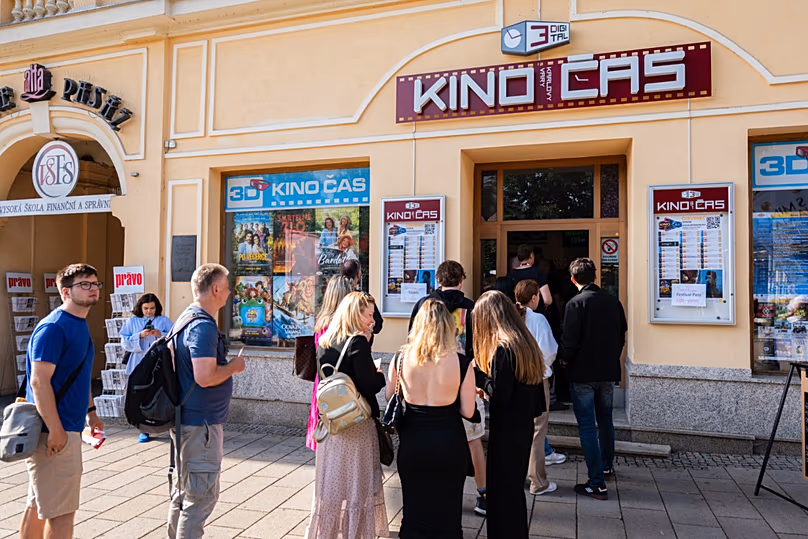Le festival du film de Karlovy Vary est ouvert à tous les membres du public pour regarder des films lors de sa édition annuelle, le 3 juillet 2026.