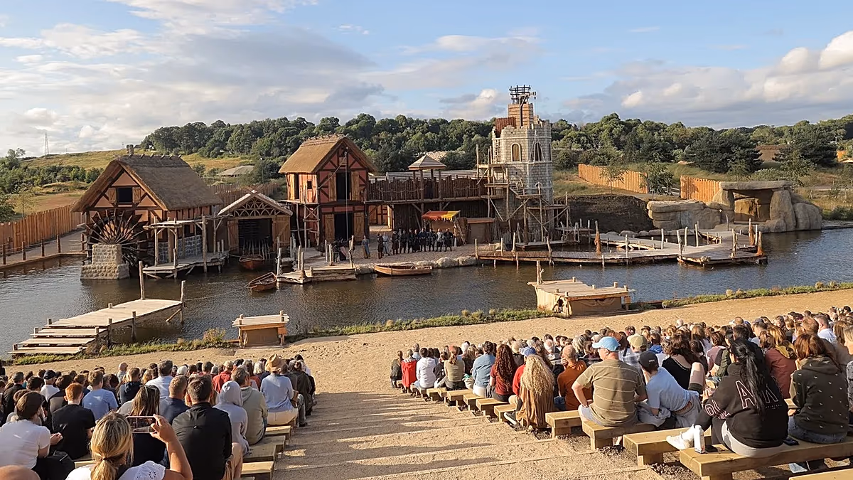 Vikings, Victoriens et vautours : le premier parc de spectacles historiques en direct du Royaume-Uni ouvrira ses portes en juillet