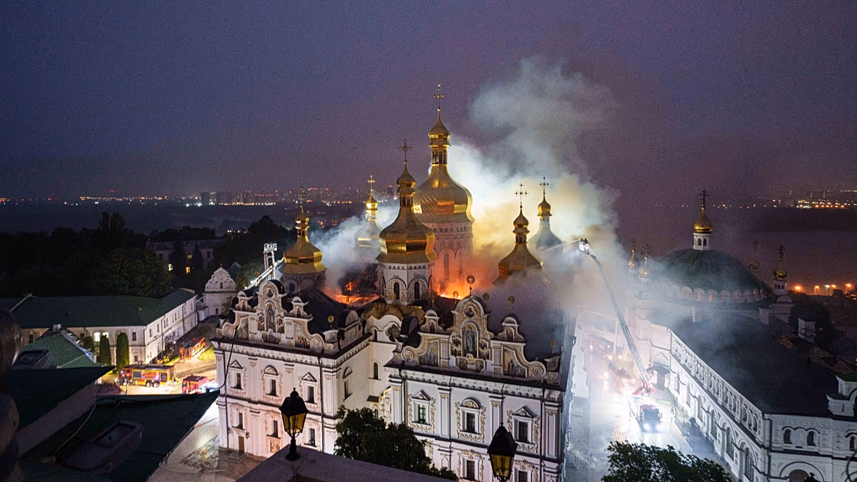 Des images d'IA affirment à tort que la grève dans le monastère de Kyiv a été organisée
