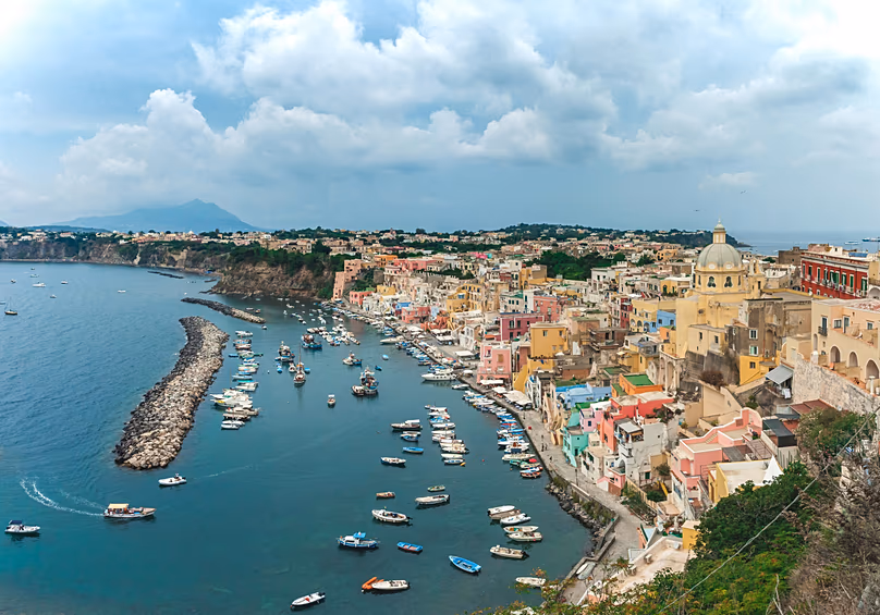 Procida est sans doute aussi belle que Capri, à proximité, et beaucoup moins fréquentée.
