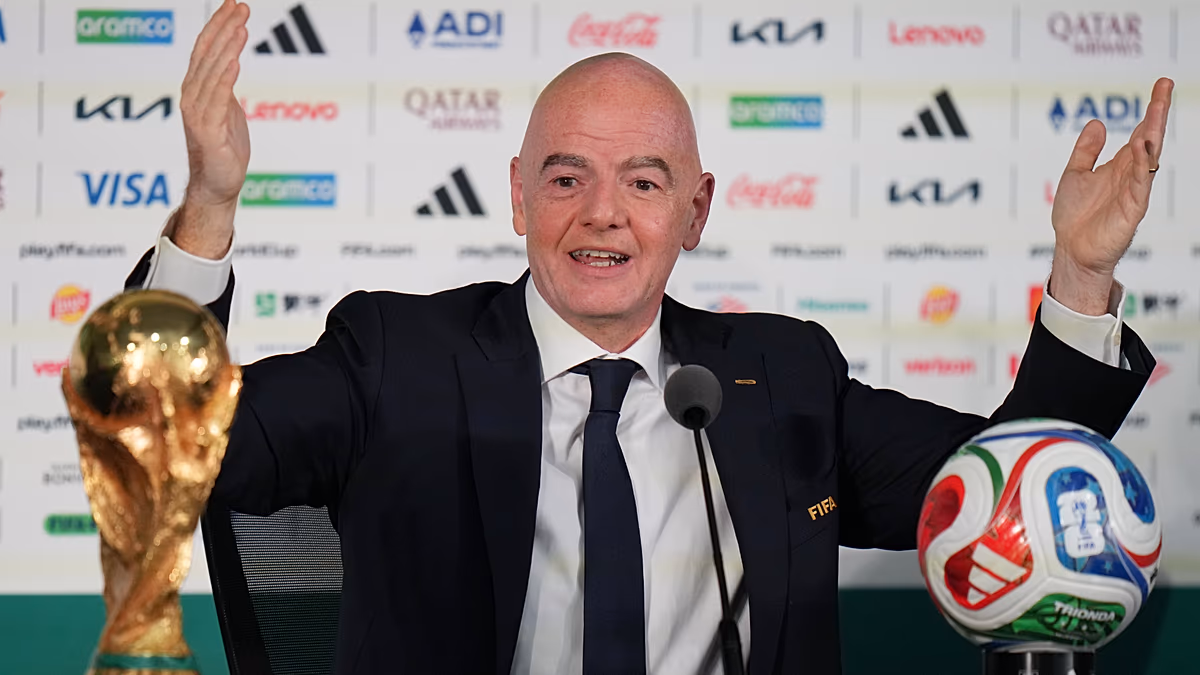 Vérification des faits : une enquête du patron de la FIFA, Infantino, demandée par les députés européens et non par l'ensemble du Parlement