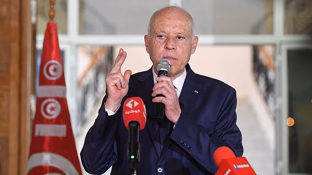 La Tunisie célèbre l'anniversaire des mesures d'urgence de Saied dans un contexte de crise électrique meurtrière