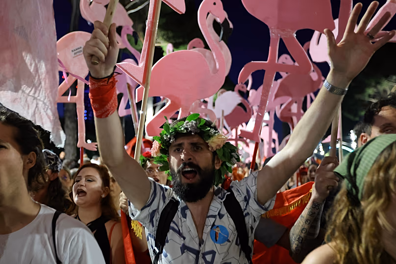 Manifestation massive à Tirana contre le projet de construction d'un complexe touristique lié à la famille Trump
