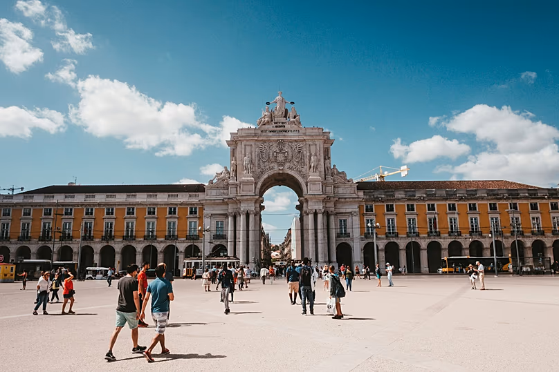 Vous pouvez faire une escale à Lisbonne ou à Porto avec TAP Air Portugal