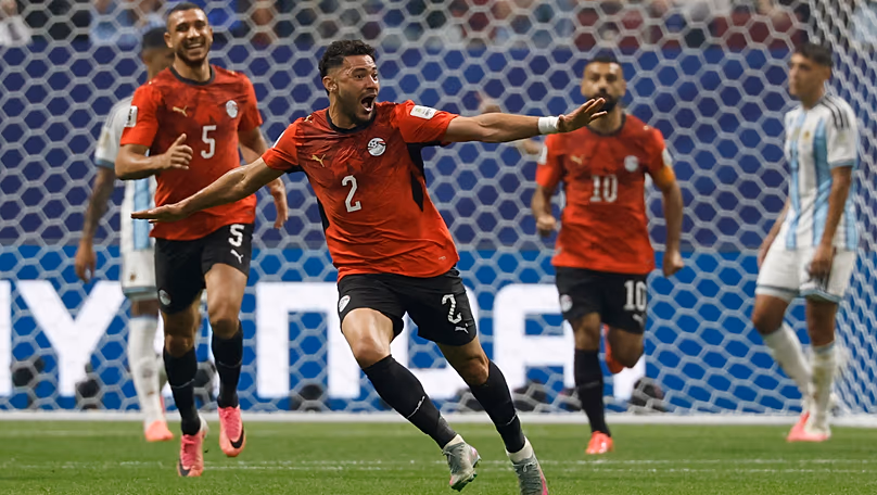 L'Égyptien Yasser Ibrahim célèbre le premier but de son équipe lors des huitièmes de finale de la Coupe du monde entre l'Argentine et l'Égypte à Atlanta, le mardi 7 juillet 2026.