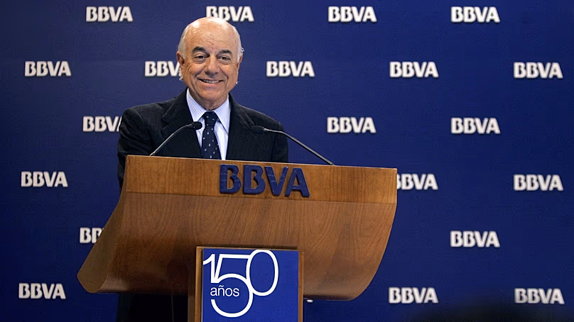 Francisco Gonzalez, président de BBVA, sourit lors d'une conférence de presse à Madrid, le 16 février 2007.