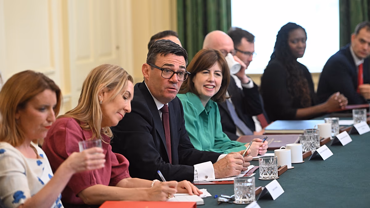 Le Royaume-Uni va supprimer la taxe de 5 % sur les factures d'électricité alors que Burnham tient sa première réunion du cabinet