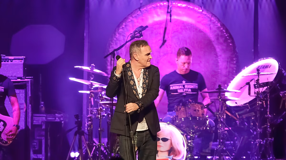 Morrissey exhorte Sánchez à mettre fin à la corrida à son retour en Espagne