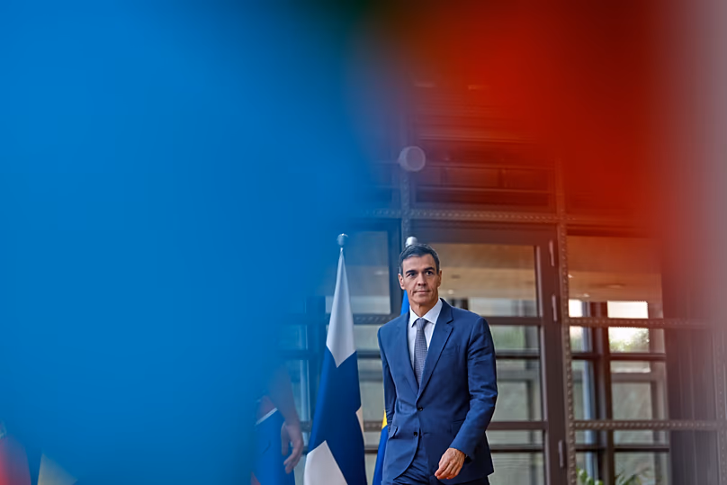 Le Premier ministre espagnol Pedro Sánchez arrive au sommet de l'UE à Bruxelles, le 18 juin 2026