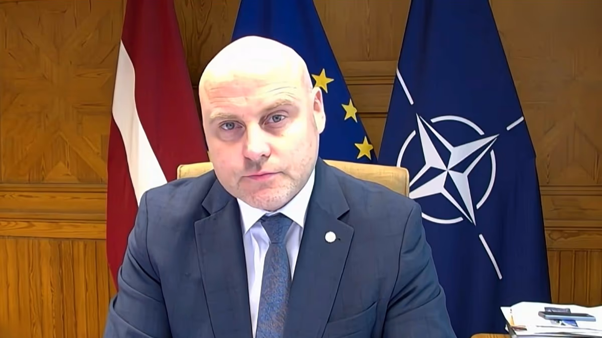 Poutine intensifie la guerre hybride contre la Lettonie parce qu'il est « perdant en Ukraine », selon le Premier ministre Kulbergs