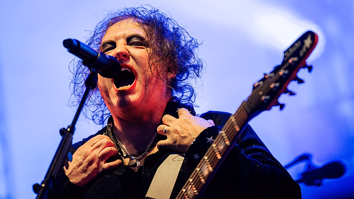 Robert Smith de The Cure s'en prend au spectacle de la mi-temps de la Coupe du monde