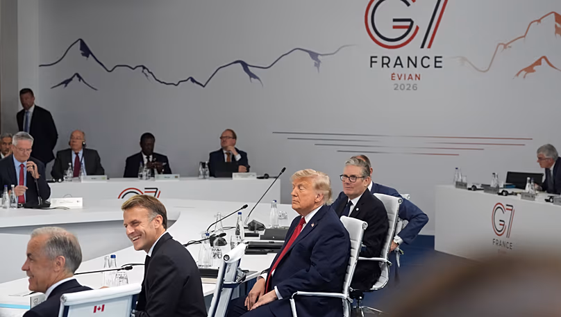 Carney, Macron, Trump et Starmer lors d'une séance de travail au sommet du G7 à Évian-les-Bains, France, le 17 juin 2026