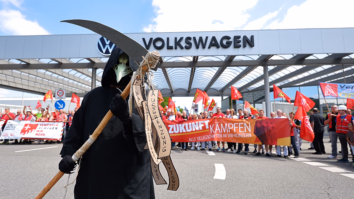 Volkswagen dévoile un plan sur quatre ans mais manque de soutien pour une refonte avec jusqu'à 100 000 suppressions d'emplois