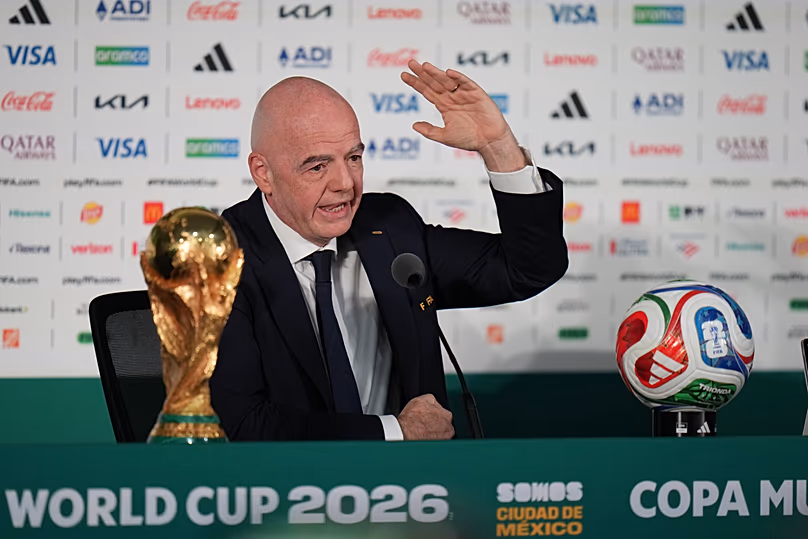 Le directeur de la FIFA, Gianni Infantino, poursuit son plan d'investissement privé malgré de nombreuses critiques.