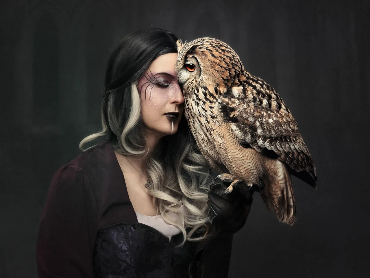 Sandra Ferwerda capture un gros plan avec un hibou pour la catégorie Animaux et Personnes