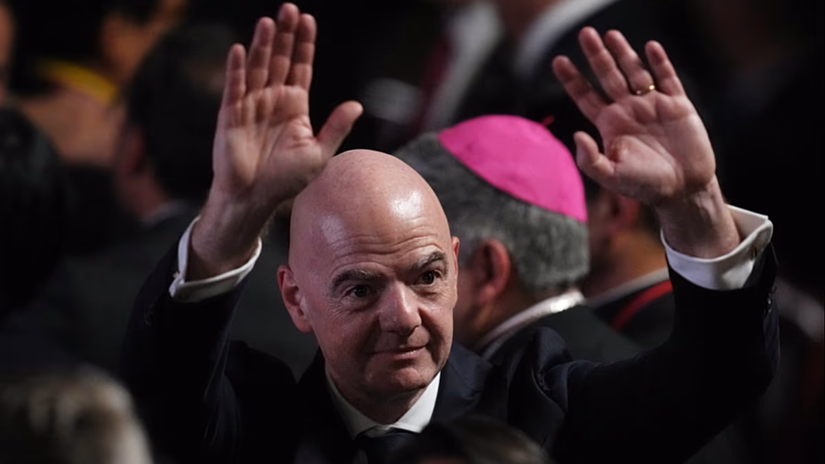 L'UEFA, l'AFC et la CONCACAF ciblent Infantino dans une lettre ouverte accablante