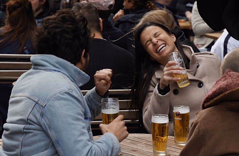 Il y a encore ceux qui associent la bière uniquement à des moments de convivialité informels, comme se retrouver entre amis.