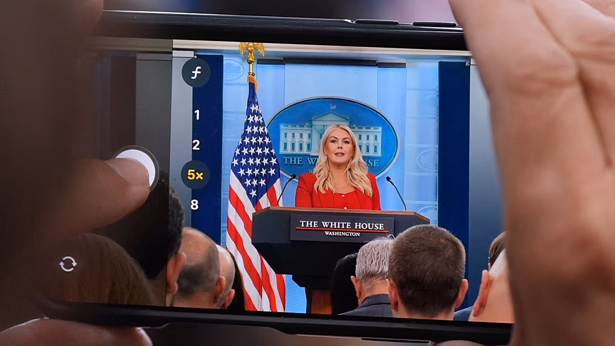 La secrétaire de presse de la Maison Blanche, Karoline Leavitt, quittera ses fonctions à la fin du mois, selon Trump